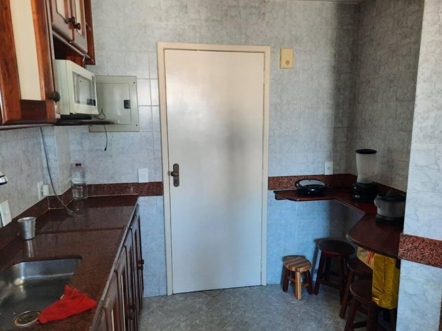 Cobertura Duplex Em Cabo Frio, 4 Quadras Da